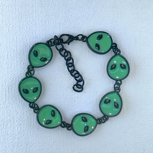 Handmade “I Want To Believe “ Green Enamel Alien Line Bracelet Boho Unisex Boho - Picture 1 of 5